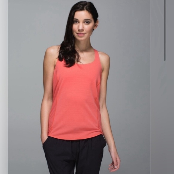 LULULEMON Wild Tank and Bra Atomic Red Size
4 with Stripes - Picture 3 of 10